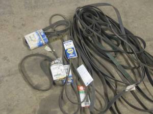 lot 4995 image: ASSORTMENT OF NEW 18 AUTO & TRUCK BELTS INCLUDES 6 NAPA BELTS