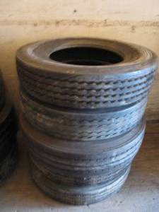 lot 5007 image: 5 11X24.5 HIGHWAY TREAD - TIRES