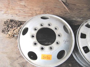 lot 5024 image: Lot of 1  X 24.5 Alum Wheels -Just need polished