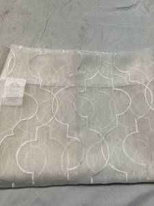 lot 1073 image: Embroidered sheer 54 X 84 100% Polyester Panel