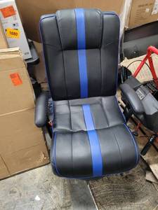 lot 1754 image: Blue and Black Gaming Chair