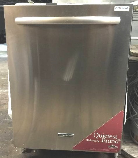 lot 7256 image: KitchenAid Classic Series 24 Built-In Dishwasher