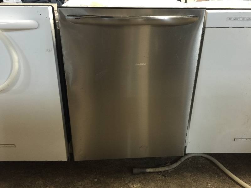 lot 7252 image: Frigidaire Gallery 24 Built-In Dishwasher