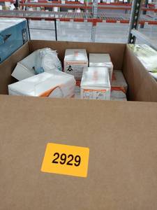 lot 2929 image: Box of disposable face masks