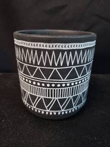 lot 4622 image: 4.5Hx4D Ceramic Flower Pot 1ct
