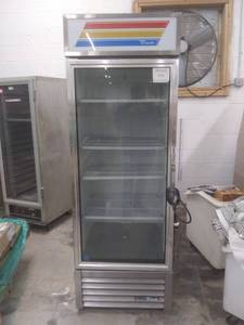 lot 4817 image: Used True GDM-23-HC-TSL01 Glass Door Merchandiser. Tested. Works.
