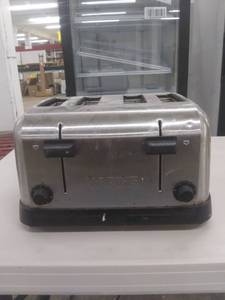 lot 4844 image: Waring 4 Slice Toaster Model WCT708 Used