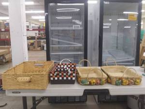 lot 4848 image: Lot Of 4 Bread Baskets