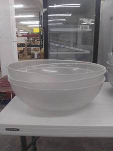 lot 4856 image: 3 Large Polycarbonate Salad Bowls