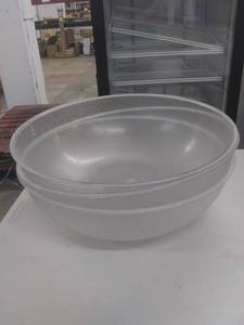 lot 4857 image: 3 Polycarbonate Salad Bowls