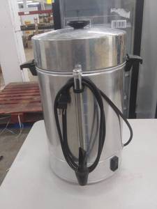 lot 4863 image: 100 Cup Coffee Percolator Missing Pipe Inside Machine