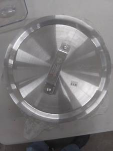 lot 7023 image: 5 WinCo AXS-16C Pan Lids