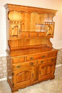 lot 5190 image: Gorgeous Solid Wood Dining Hutch 72 x 48.5 x 19 - top removable