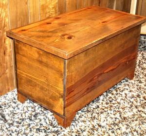 lot 5237 image: Beautiful Artisan Solid Wood Vintage Storage Chest, Coffee Table, Bench - Measures 35 x 20.5 x 19.5