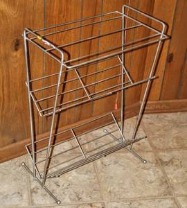 lot 5294 image: Metal Wire Book Rack, Shoe Rack, Display Rack 27T x 19.5 W