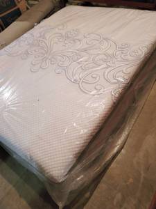 lot 5281 image: Sealy Posturepedic Hybrid Queen-Size Mattress  Stearns & Fosters Queen-Size Boxspring
