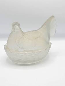 lot 5285 image: Frosted Glass Hen on Nest Lidded Chicken Dish