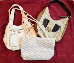 lot 5349 image: (3) Vintage Purses