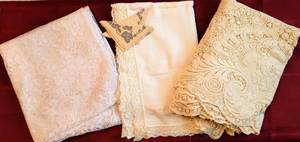 lot 5352 image: Vintage Lace Tablecloths