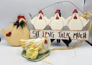lot 5383 image: Country Chicken Hen Decor Lot