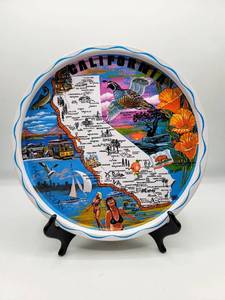 lot 5405 image: Vintage Tin Tray - Map of California