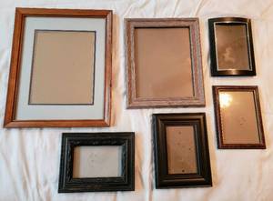 lot 5355 image: Box full of a Variety of Frames