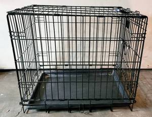 lot 5460 image: Pet Lodge Dog Puppy Crate - 17.5w x 24d x 20.5t