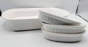 lot 5469 image: 3 QT Corningware Casserole Dish  (3) 475ml Mini Casserole Dishes