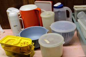 lot 5471 image: Assorted Tupperware, Rubbermaid, and Thermos Lot