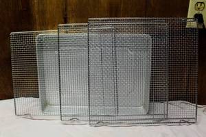 lot 5473 image: Aluminum Performance Sheet Pan and Racks Set