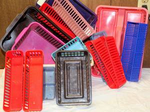 lot 5475 image: Get Organized Large Lot of Plastic Organizer Baskets in Various Sizes