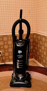 lot 5262 image: Dirt Devil Featherlite Vacuum - works