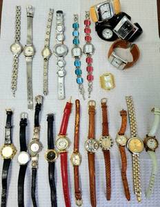 lot 5498 image: 20 Costume Jewelry Ladies Wrist Watches