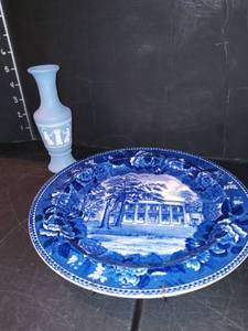 lot 1014 image: Wedgewood Plate with Similar Small Vase
