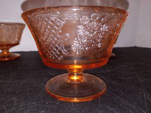 lot 1019 image: Pink Depression Sherbert Glasses Set of 8