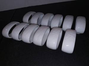 lot 1023 image: Kaiser Porcelain Napkin Rings Set of 12