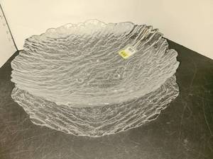 lot 1032 image: Amici Turkish Glacier Serving Platter and Bowl