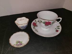 lot 1034 image: Bone China Tea Cups and Saucers Lot of 4 Pieces
