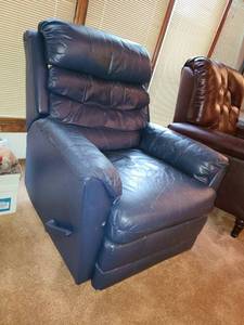 lot 1048 image: Action Industries Blue Leather Recliner