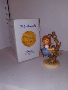 lot 1059 image: Goebel Hummel No 883 Fruhling Apple Tree Girl Figurine with Box