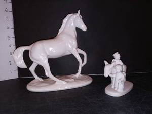 lot 1062 image: Goebel No 20 Angels Figurine with No 54 Horse Figurine