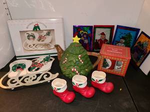 lot 1081 image: WM A Rogers Holiday Sleigh Trivet with Various Christmas Decor