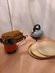lot 1307 image: Salton hot tray, teapot , hot and handy warmer and 3 lazy susans