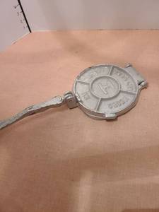 lot 1319 image: Cast Iron tortilla press