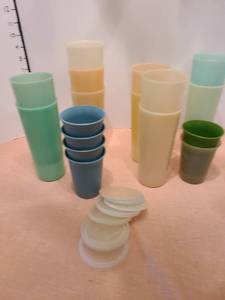 lot 1328 image: Assorted tupperware drinking cups
