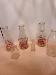 lot 1336 image: Vintage glass bottles