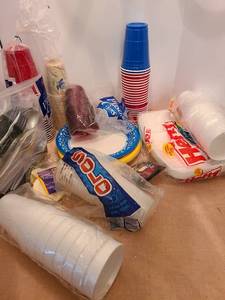 lot 1371 image: Paper plates cupss, flatware and napkins