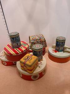 lot 1374 image: Assorted tins