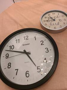 lot 1382 image: Wall clocks