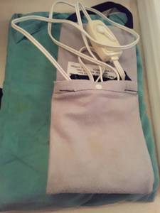 lot 1510 image: 2 Heating Pads